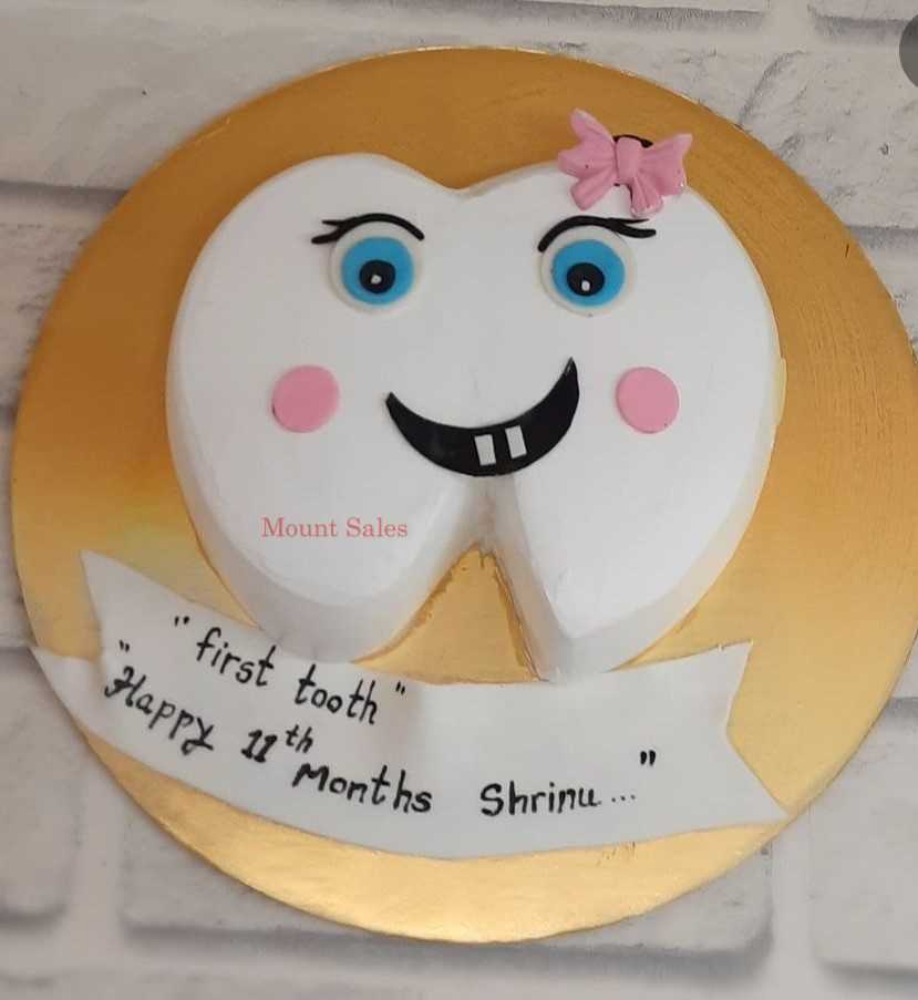 Premium RED N White Velvet Cake